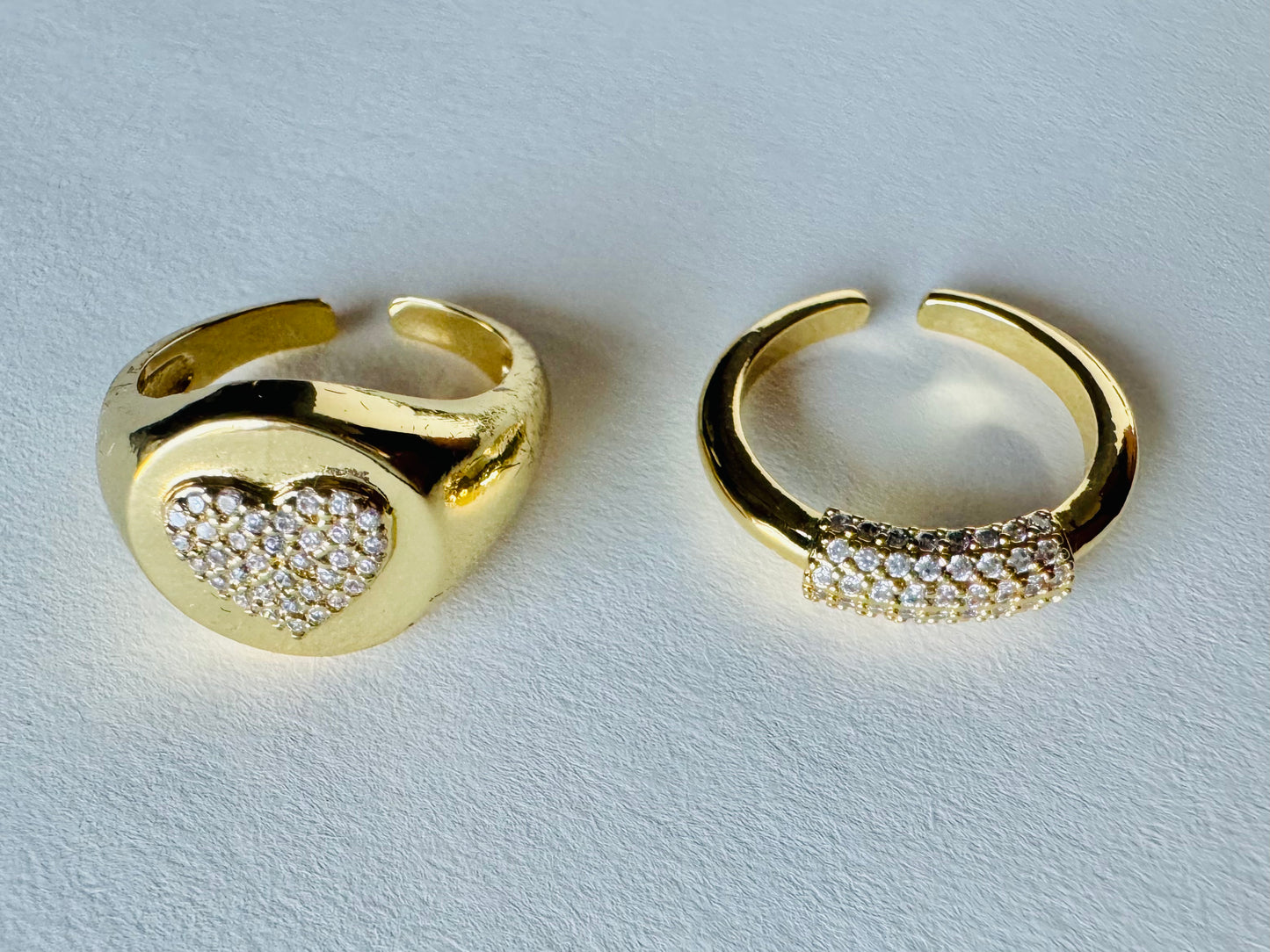Pause Signet, Tish Ring