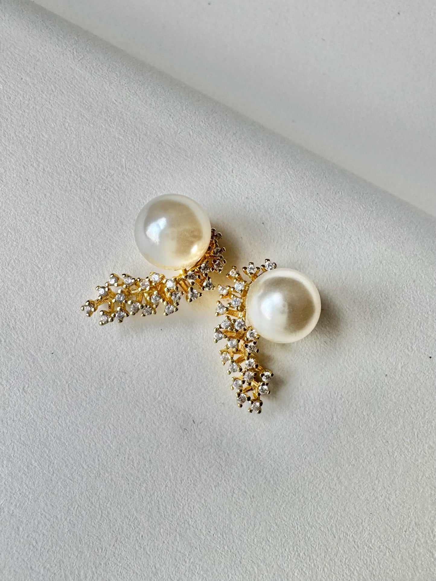 Mavis Studs
